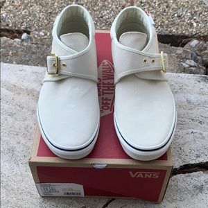 Vans Suede Chukka MS women 7.5/men 6